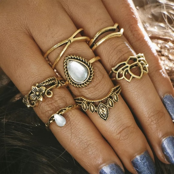 ❄️Just in! 7 Piece Boho Ring Set❄️ - Picture 3 of 8